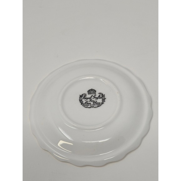 Royal Grafton Fine Bone China Floral Plates Set of 2 Gold Trim England - Picture 2 of 11